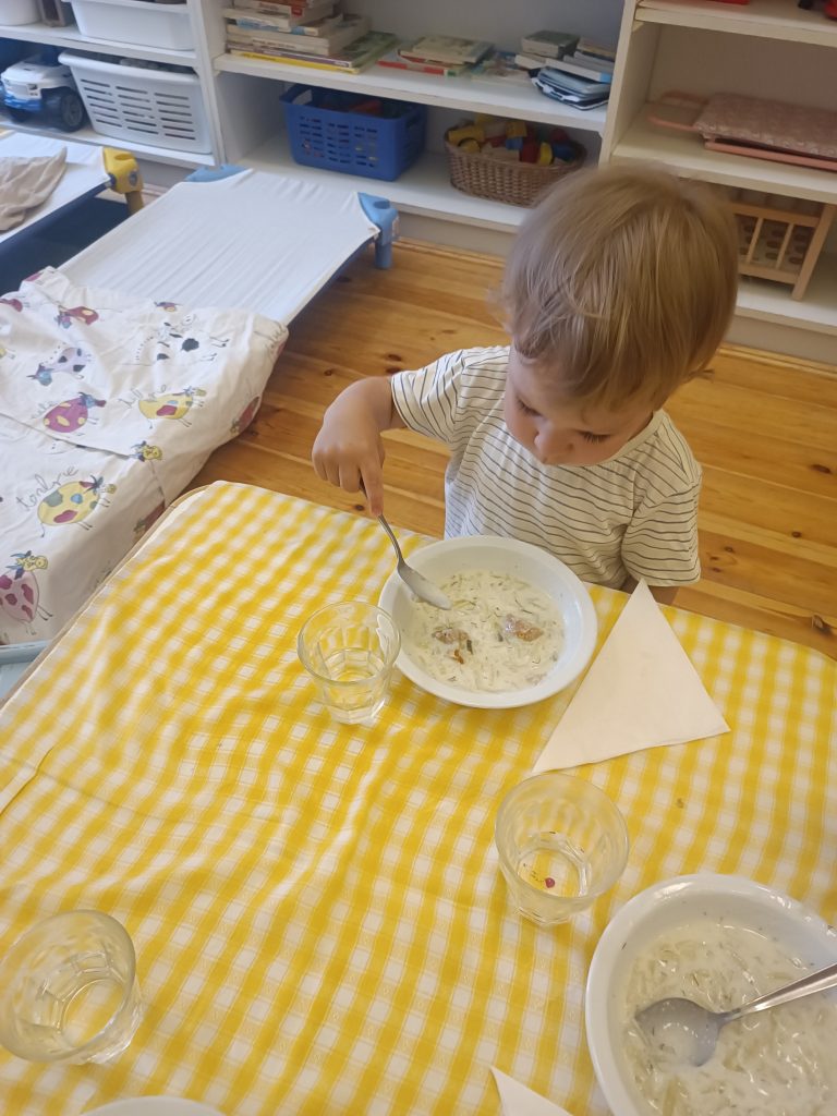 Gyermekkert Bölcsőde – bölcsődei életkép