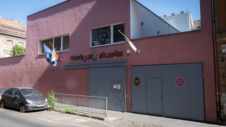 Tücsök-lak Bölcsőde – TücsökLak