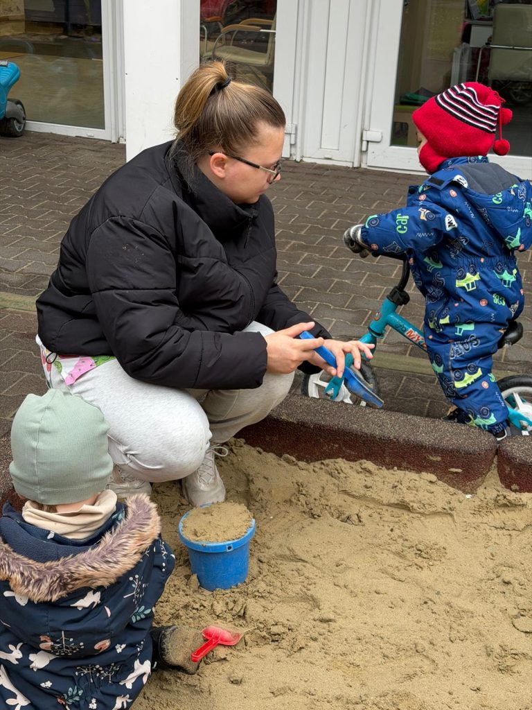 Tücsök-lak Bölcsőde – bölcsődei életkép